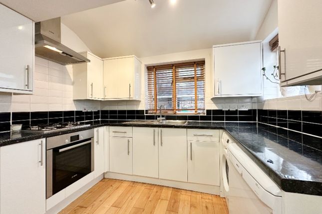 1, Belfort, East Street, Farnham photo 2