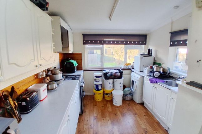 6, Winchester Road, Harlington, Hayes photo 3
