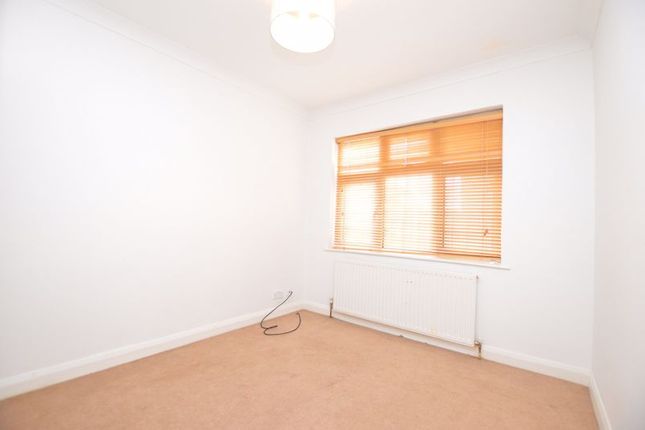 Bungalow to rent in Hazelwood Drive, Pinner