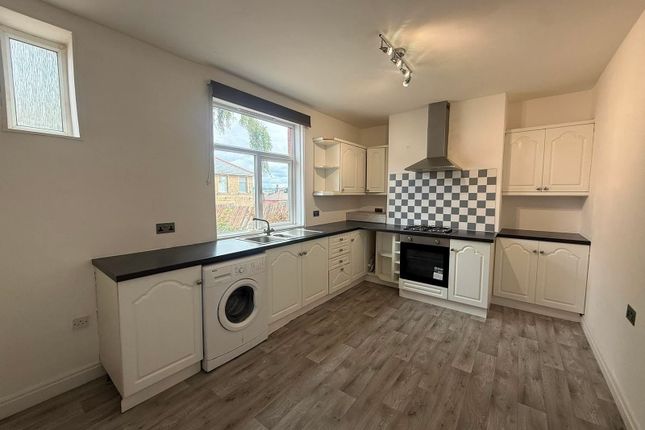 58, Hawthorne terrace, Huddersfield photo 2