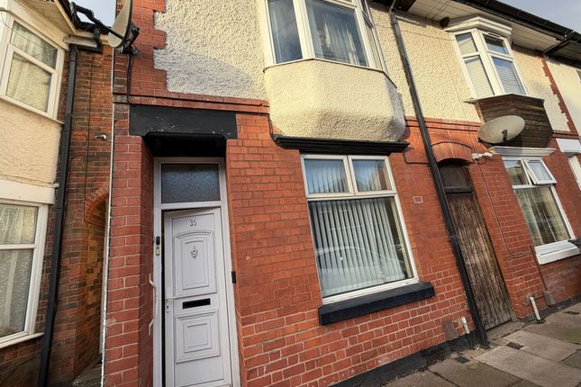 3 Bedroom In Le5 Area