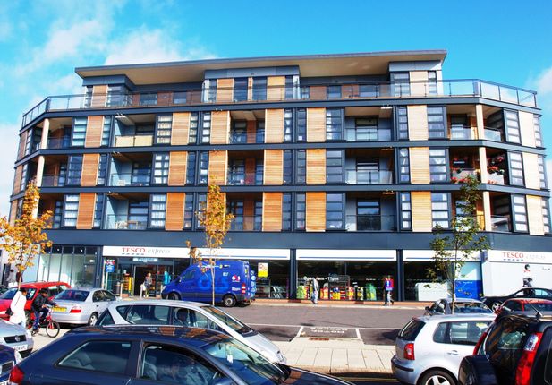 Thumbnail Flat to rent in Azure Court, London