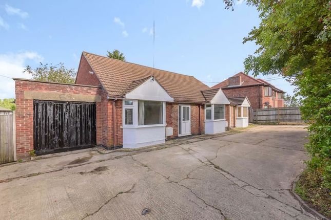 Thumbnail Bungalow for sale in Southern-By-Pass, Oxford