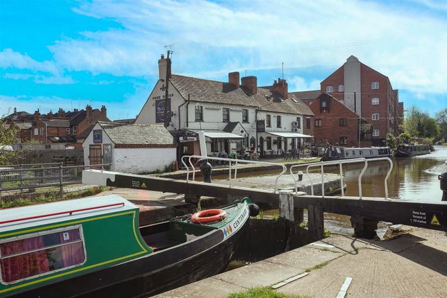 55, Chandley Wharf, Warwick photo 2