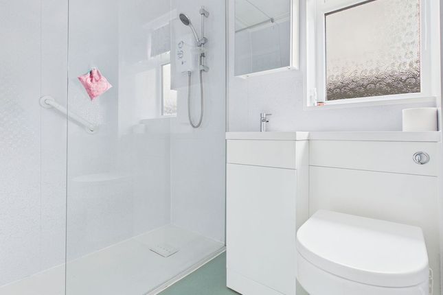 7, Roskrow Close, Redruth photo 3