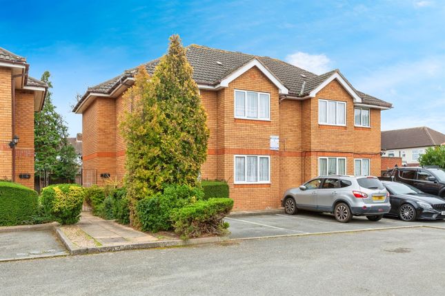 Flat for sale in Grace Court, Slough