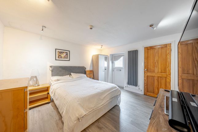 6 Nydd Vale Terrace, Harrogate photo 4
