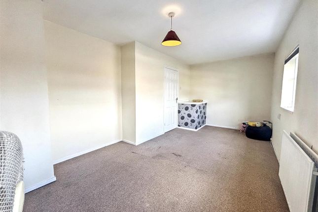 00, Fegg Hayes Road, Stoke-On-Trent photo 4
