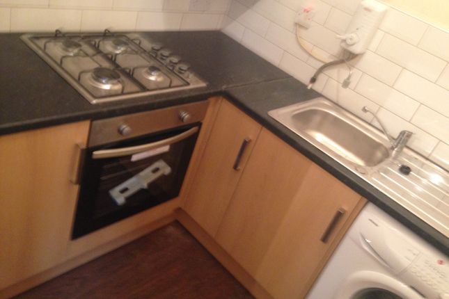 Flat to rent in Flat 1, Cardigan Road, Hyde Park, Leeds