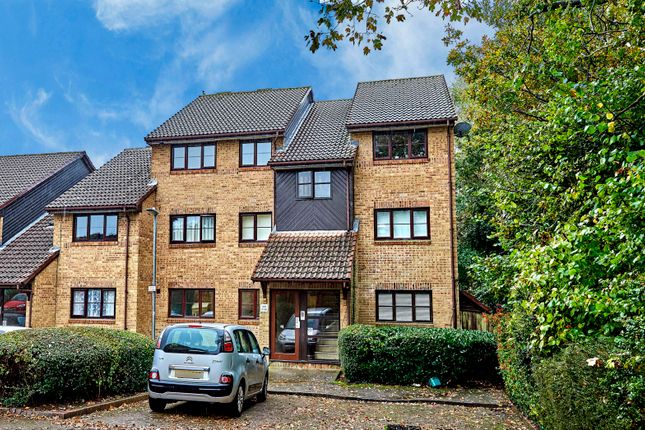 Flat for sale in The Larches, Milford Close, St. Albans, Hertfordshire