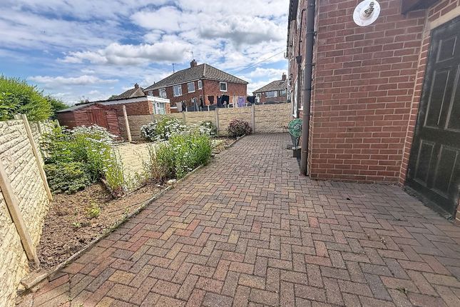 16 Denstone Crescent, Stoke-on-Trent photo 4