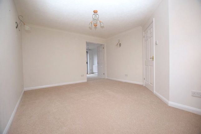 10, Knights Crescent, Exeter photo 4