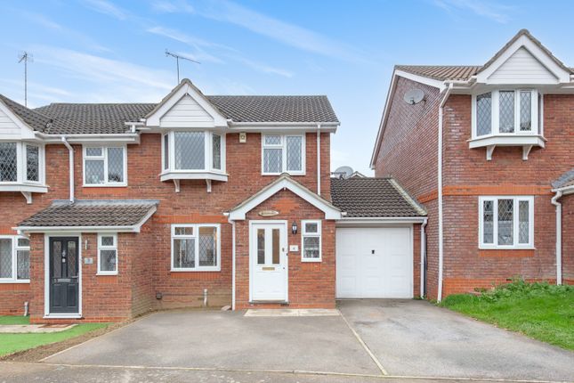 3 Bed Semi-Detached House For Sale Golding Close, Maidenbower Rh10