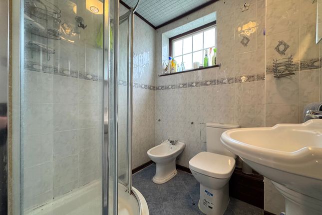 3 Wellington, Field Mead, London photo 4