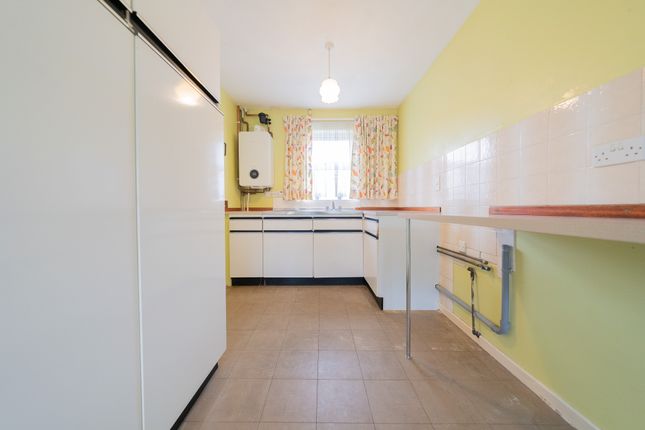 24 Wood End, Leicester photo 4