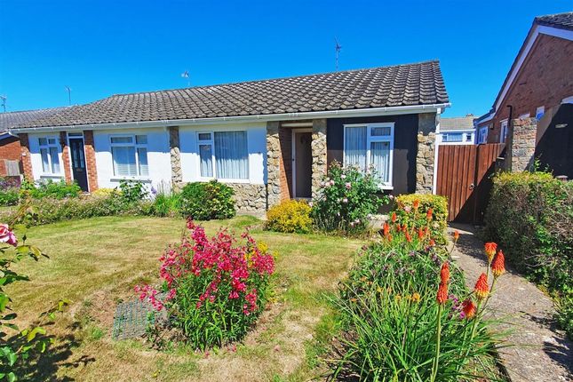 Thumbnail Bungalow for sale in Mead Green, Chatham, Kent