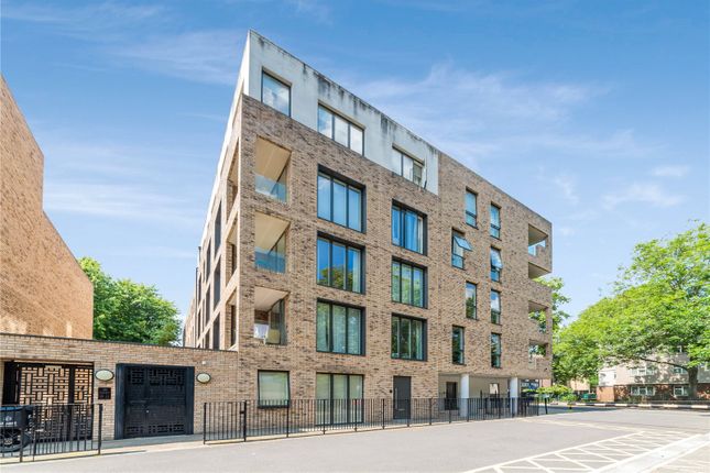 Thumbnail Flat for sale in Burleigh House, Westking Place, London