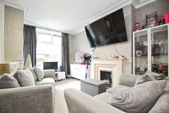 31, Cross Flatts Row, Leeds photo 4