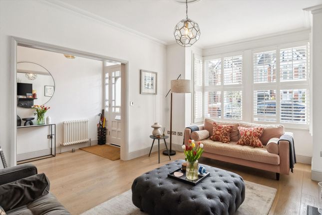 Thumbnail Terraced house to rent in Wavendon Avenue, Chiwsick W4.