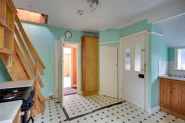 12, Seldens Way, Worthing photo 3