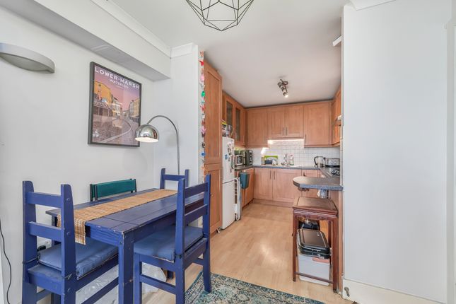 47, Evan Cook Close, London photo 4