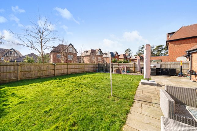 Detached house to rent in Laychequers Meadow, Taplow, Maidenhead