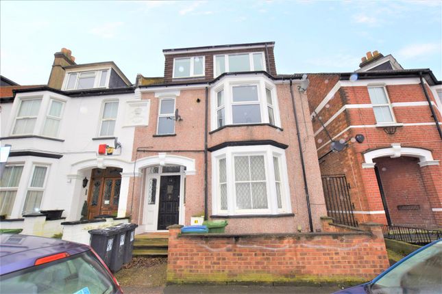 Thumbnail Flat to rent in Gladstone Road, Watford