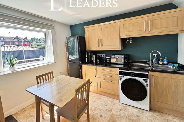 6, Ernest Court, Northwich photo 4