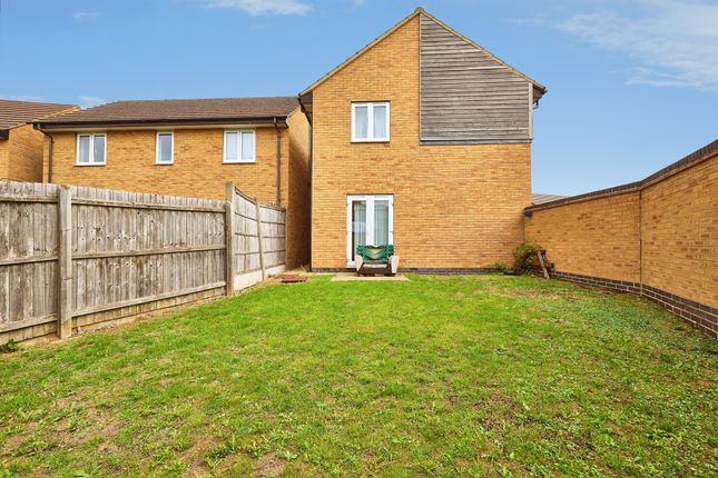 42, Brooker Avenue, Peterborough photo 4