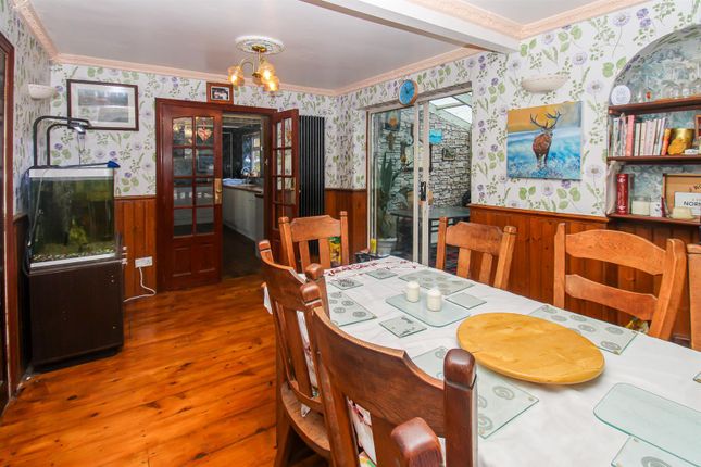 Broad Oaks Close, Dewsbury photo 4