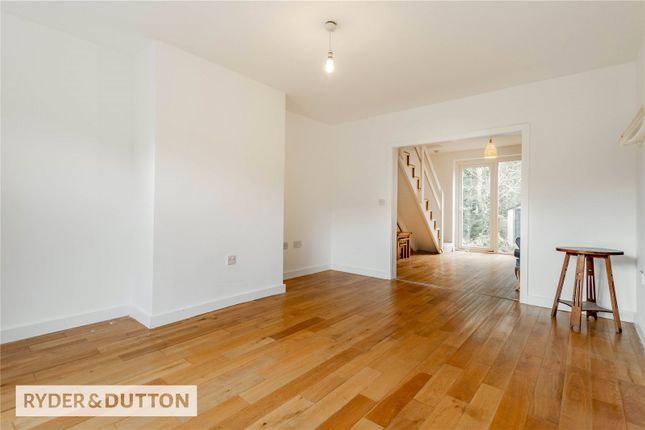 5, Richmond Close, Mossley photo 2