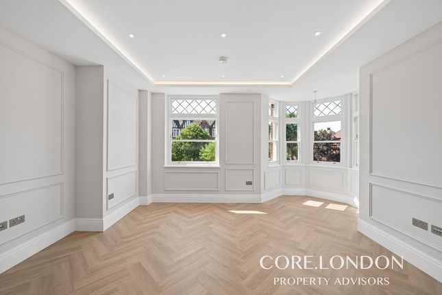 Flat 115 Brooklands, 370, Uxbridge Road, London photo 4