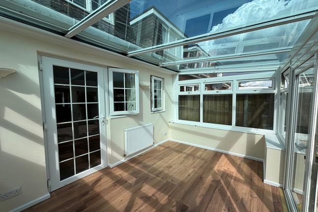 2, Buckingham Drive, Chichester photo 5