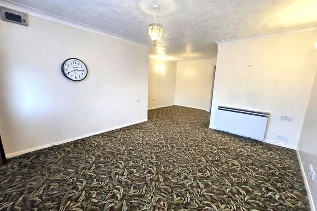 1, Magnolia Court, Uxbridge photo 3