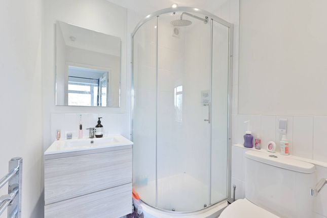 Flat for sale in Radcliffe Square, Putney, London
