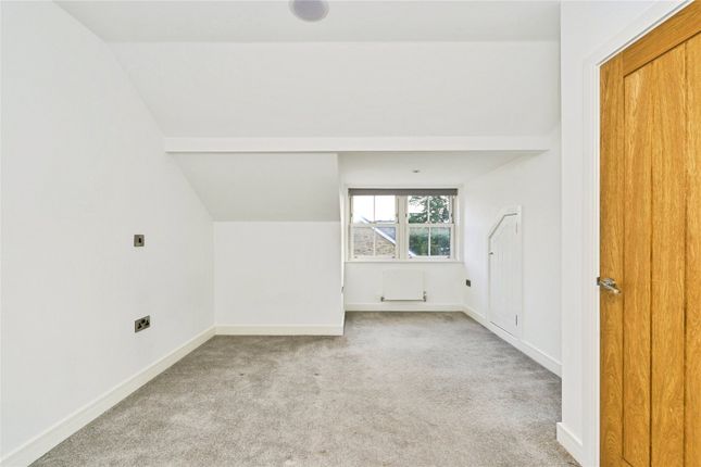 3, Pulsford Close, Twickenham photo 4