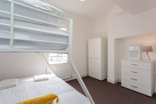 Flat 4, 94, Withnell Road, Blackpool photo 5