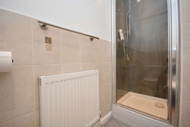 Town house for sale in Linden Court, Rothwell, Leeds, West Yorkshire