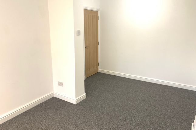 Flat 1, Stockport photo 3