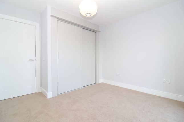 Penthouse to rent in Eastwoodhill Grove, Glasgow