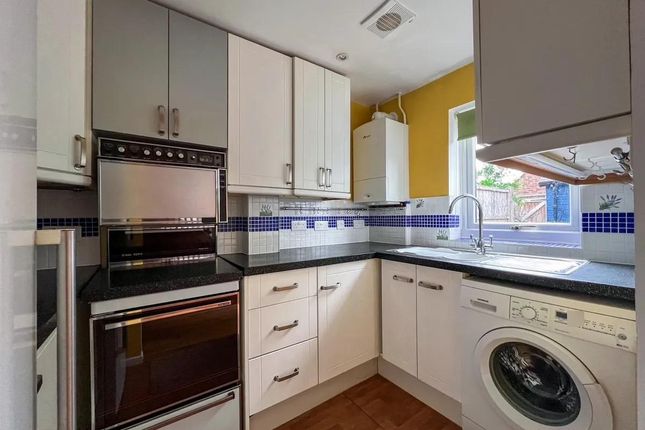101, Grange Road, Molesey photo 2