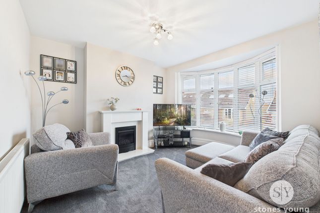 6 Waverley Road, Blackburn photo 2
