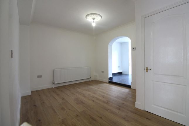Thumbnail Property to rent in Medcalf Road, Enfield