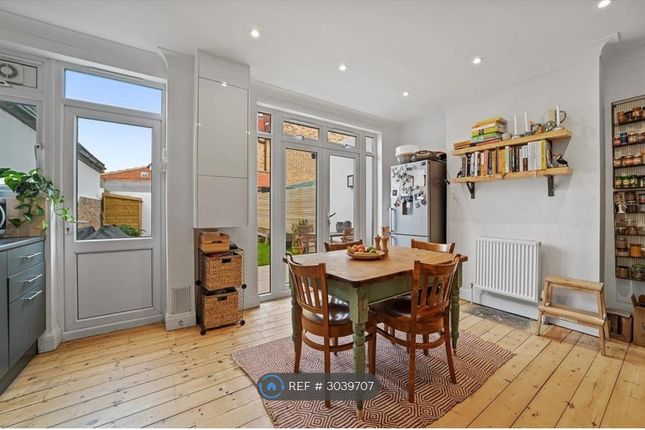 Coleridge Road, London photo 4