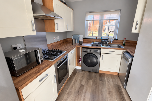 17, Livings Way, Stansted photo 4