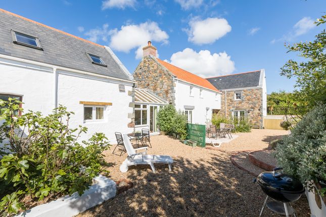 Thumbnail Cottage to rent in Route De Pleinmont, Torteval, Guernsey