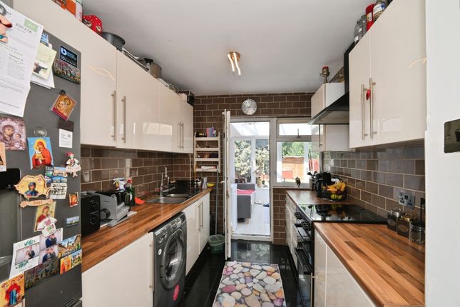 57, Rectory Wood, Harlow photo 2