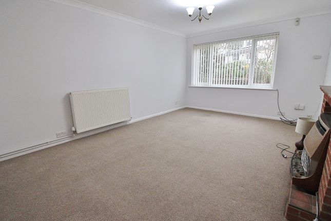 15, Ash Close, Waterlooville photo 4