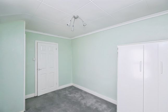 15, Beatrice Road, Barry photo 4