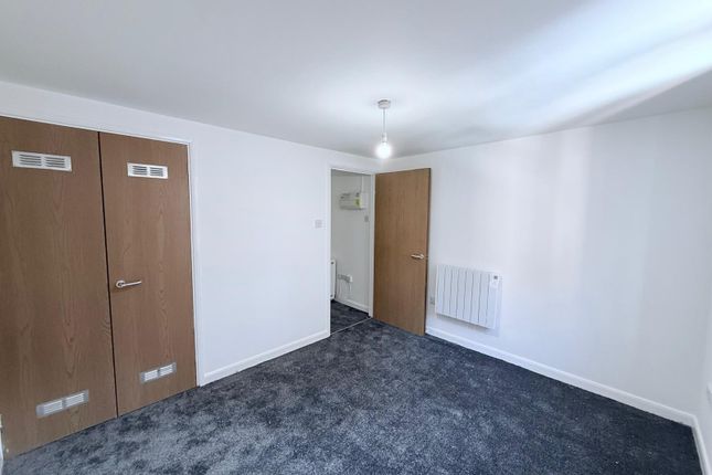 63, Nottingham photo 5